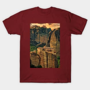 Greece. Meteora. The Holy Monastery of Rousanou/St. Barbara. T-Shirt